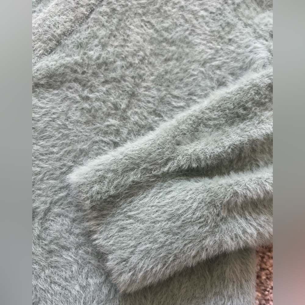 NEW Aerie Fuzzy Cropped Cardigan - Picture 3 of 3
